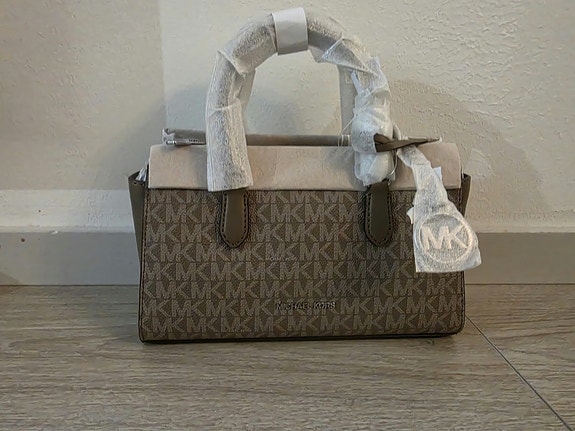 Product image 1 of 7