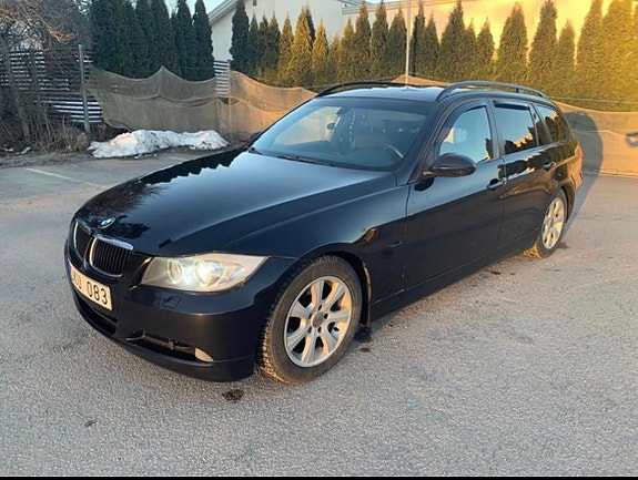 BMW 320d 2 of 12