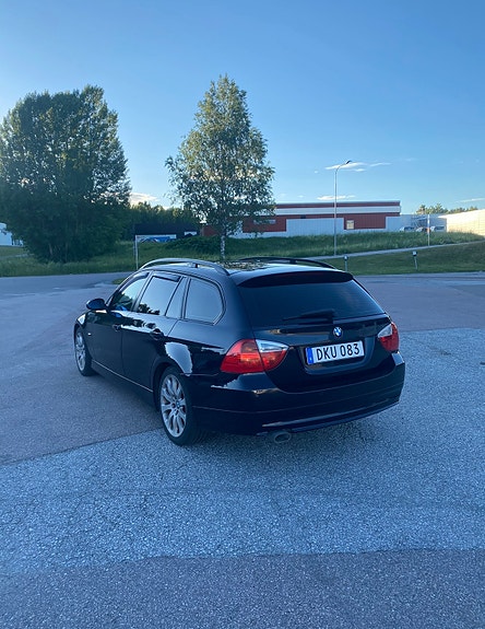 BMW 320d 4 of 12
