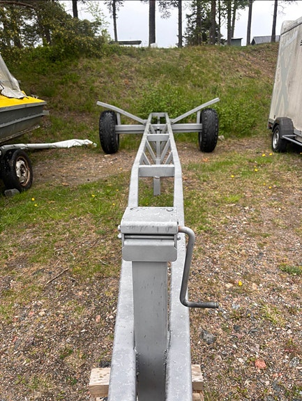 Båtvagn obromsad