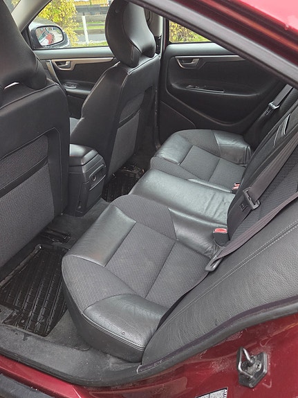 Volvo S60 4 of 6