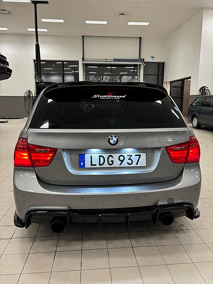 BMW 325d 4 of 14