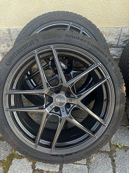 Product image 1 of 3