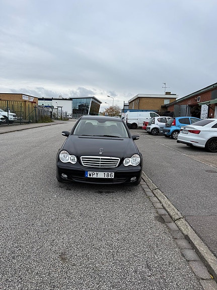 Mercedes-Benz C 200