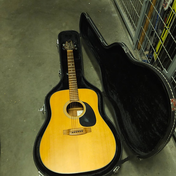 Product image 1 of 3