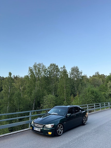 Lexus IS200