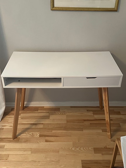 Skrivbord från Jysk