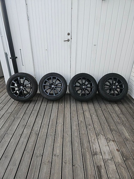 Dubbdäck 205/55 R16 94T