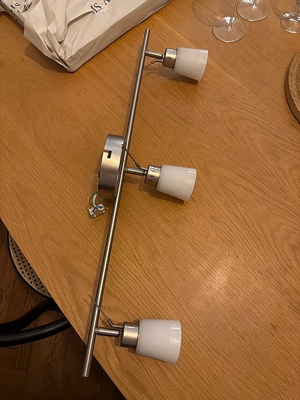 Taklampa från Ikea, takspots med 3 spots, förnicklad, tidig