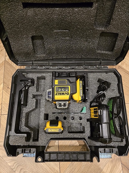 DeWalt DCE089G Laser