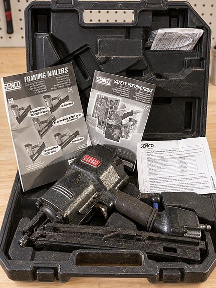 Senco FramePro 601 tryckluftsdriven spikpistol med väska och spik