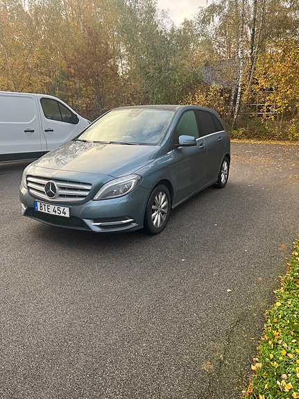 Mercedes-Benz B 200