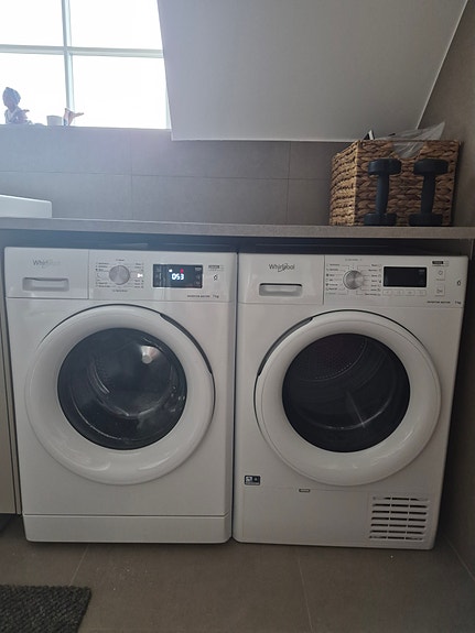 Whirlpool frontmatad tvättmaskin och torktumlare