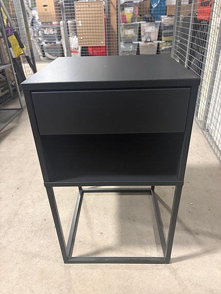 Svart sängbord