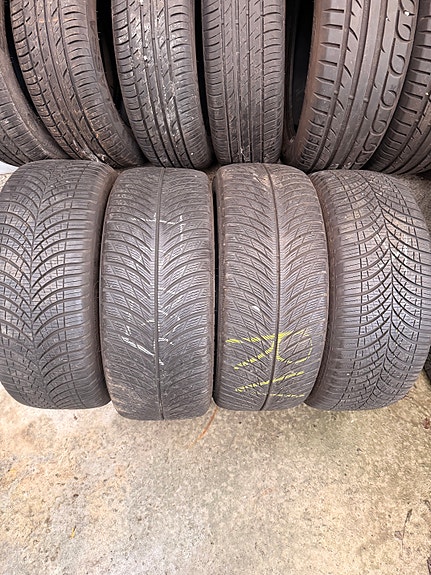 225/45/18 2st Michelin 2st goodyear