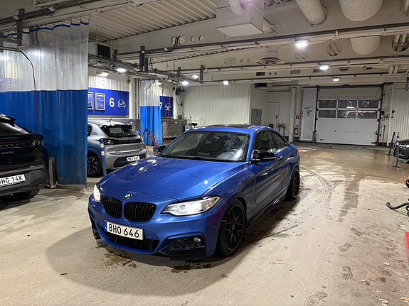 BMW 220i