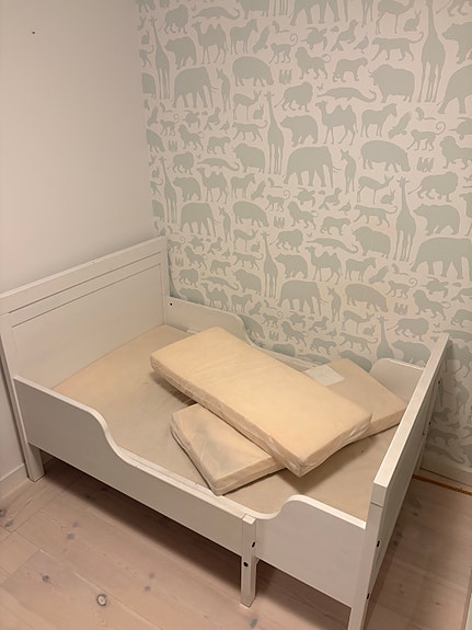Bortskänkes - IKEA växasäng ink madrasser