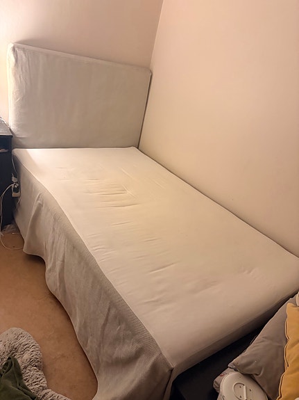 Säng 120cm BORTSKÄNKES