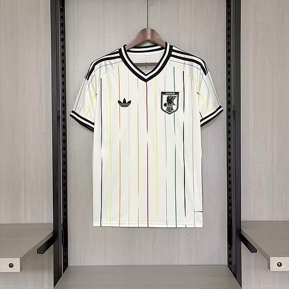 Adidas Japan fotbollströja vit med ränder