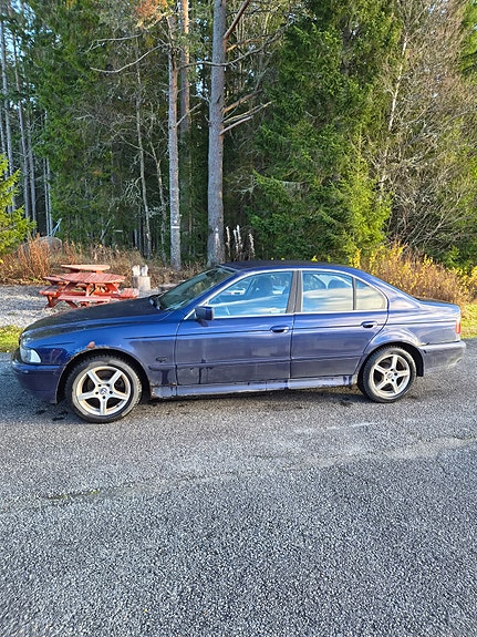 BMW 520i