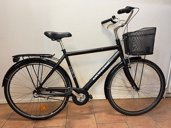 Svart Monark 3 växlad 28 tum