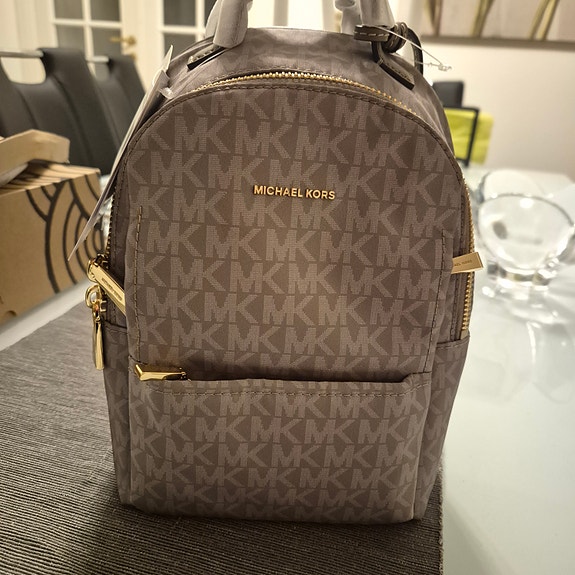 Helt ny Michael Kors Ryggsäck i beige- grå