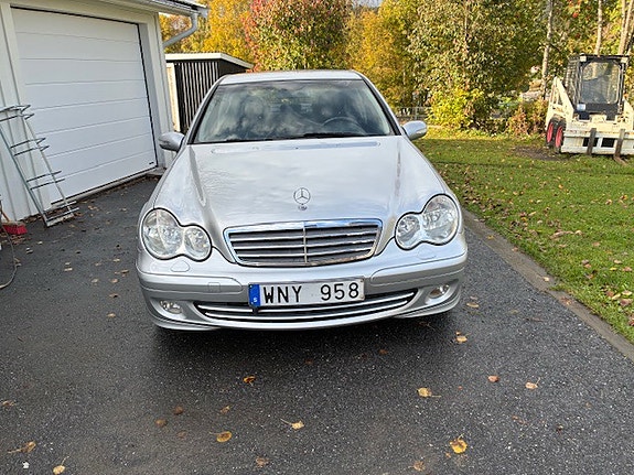 Mercedes-Benz C 230