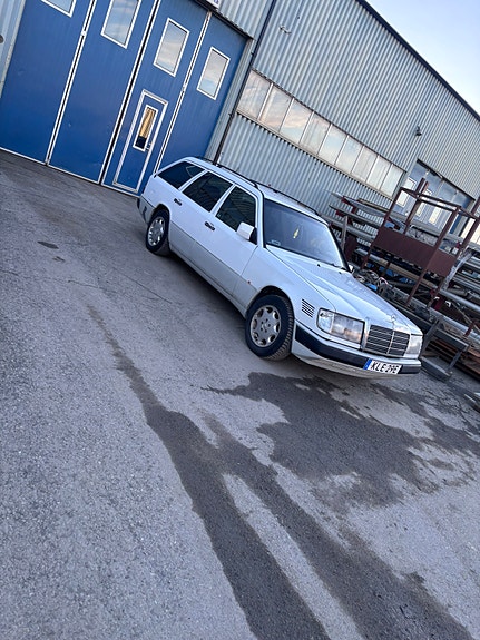 Mercedes-Benz 300 TD