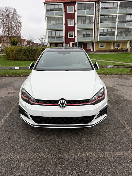 Volkswagen Golf VII