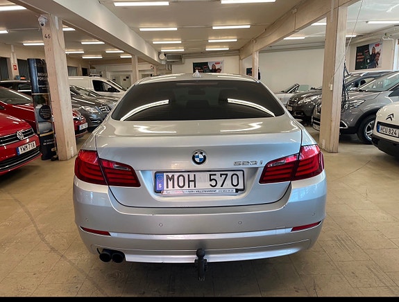 BMW 523i