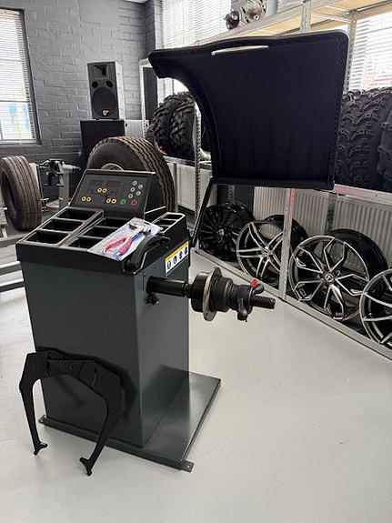 Product image 3 of 9