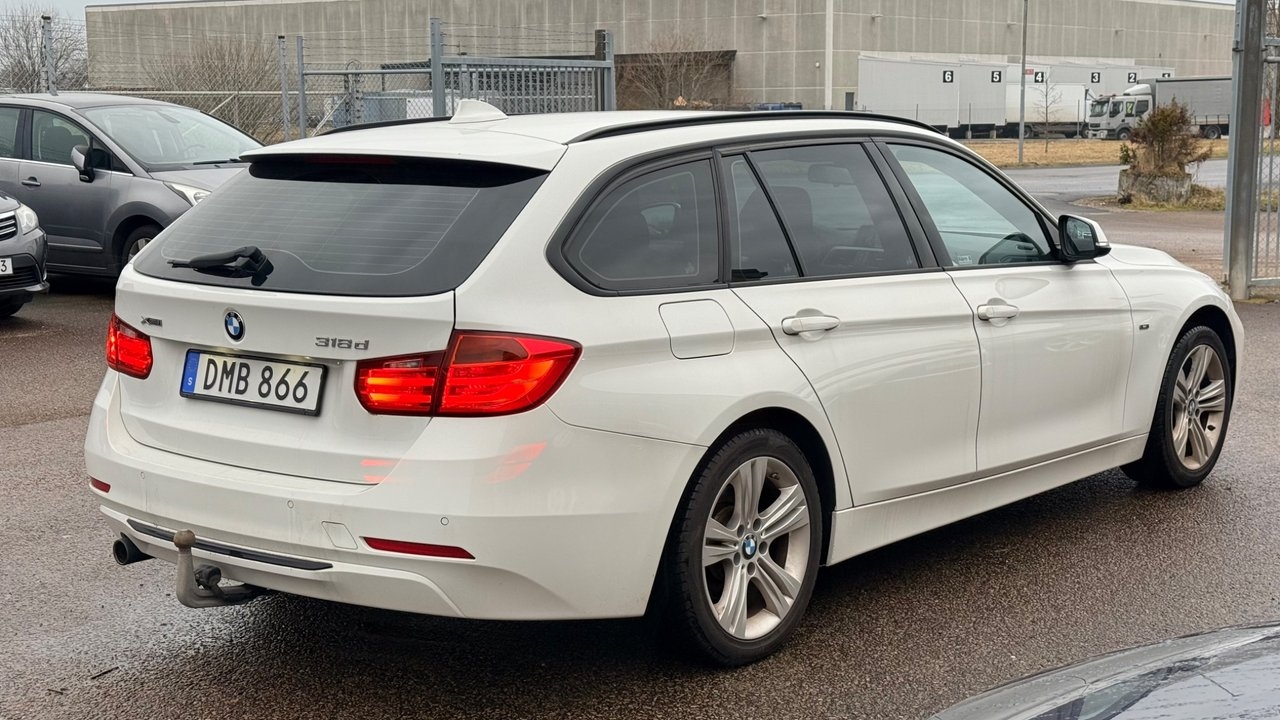 BMW 318 d xDrive Touring Sport line 2015, kuva 4/10