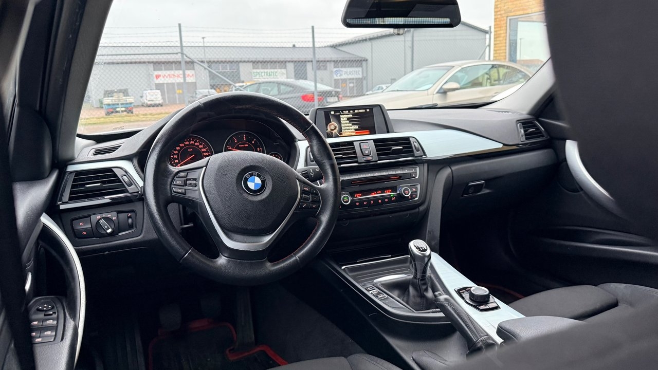BMW 318 d xDrive Touring Sport line 2015, kuva 7/10