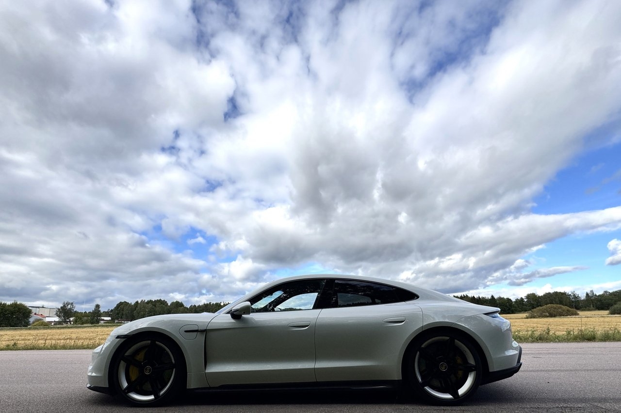 Porsche Taycan 2022, photo 2/27