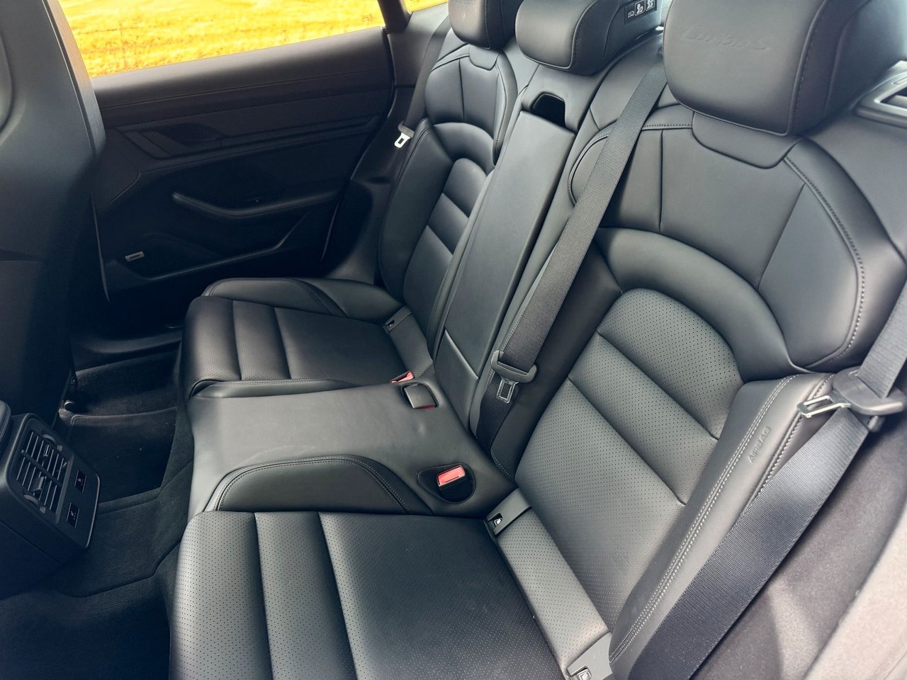 Porsche Taycan 2022, photo 6/27