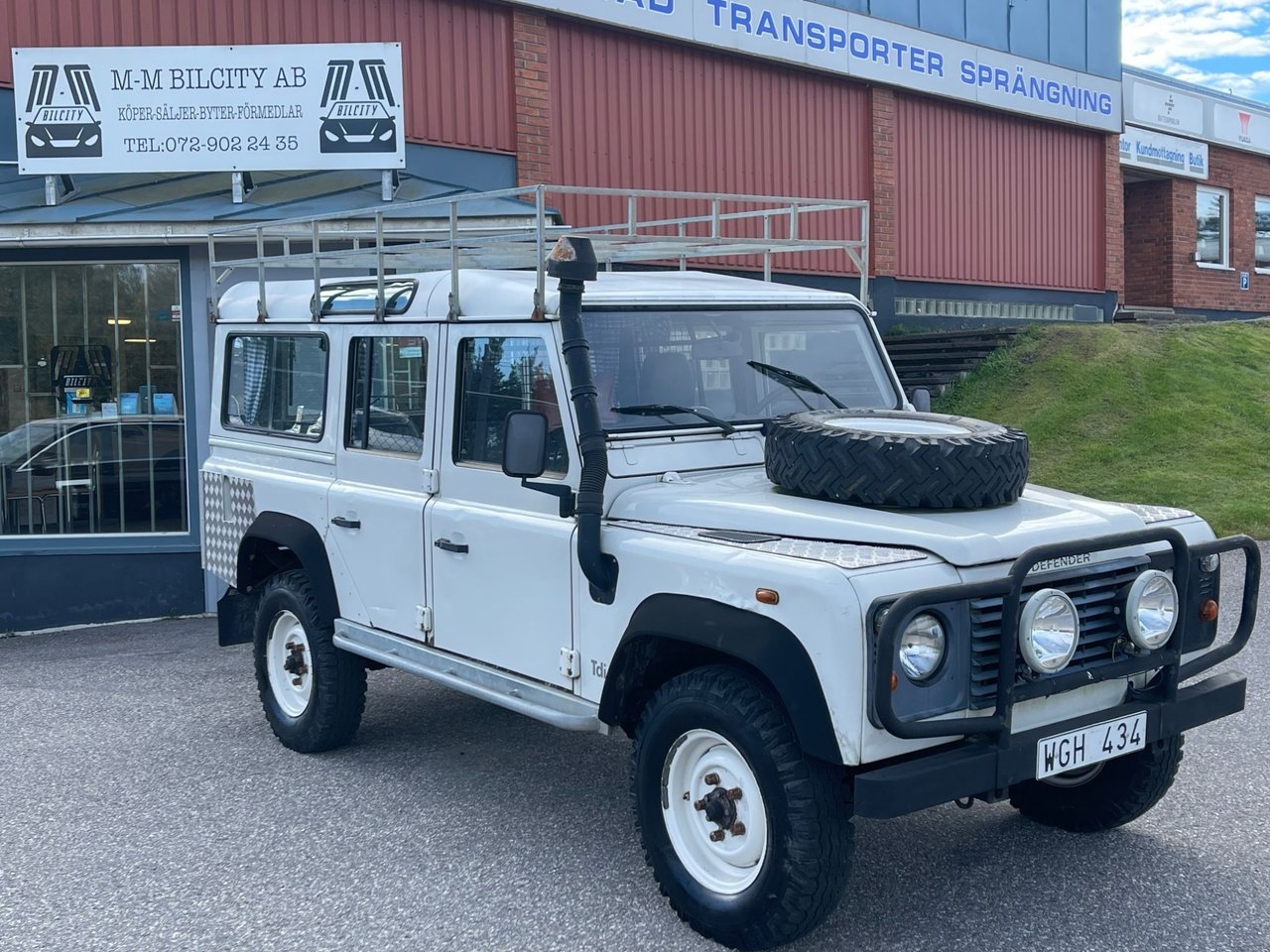 Land Rover Defender