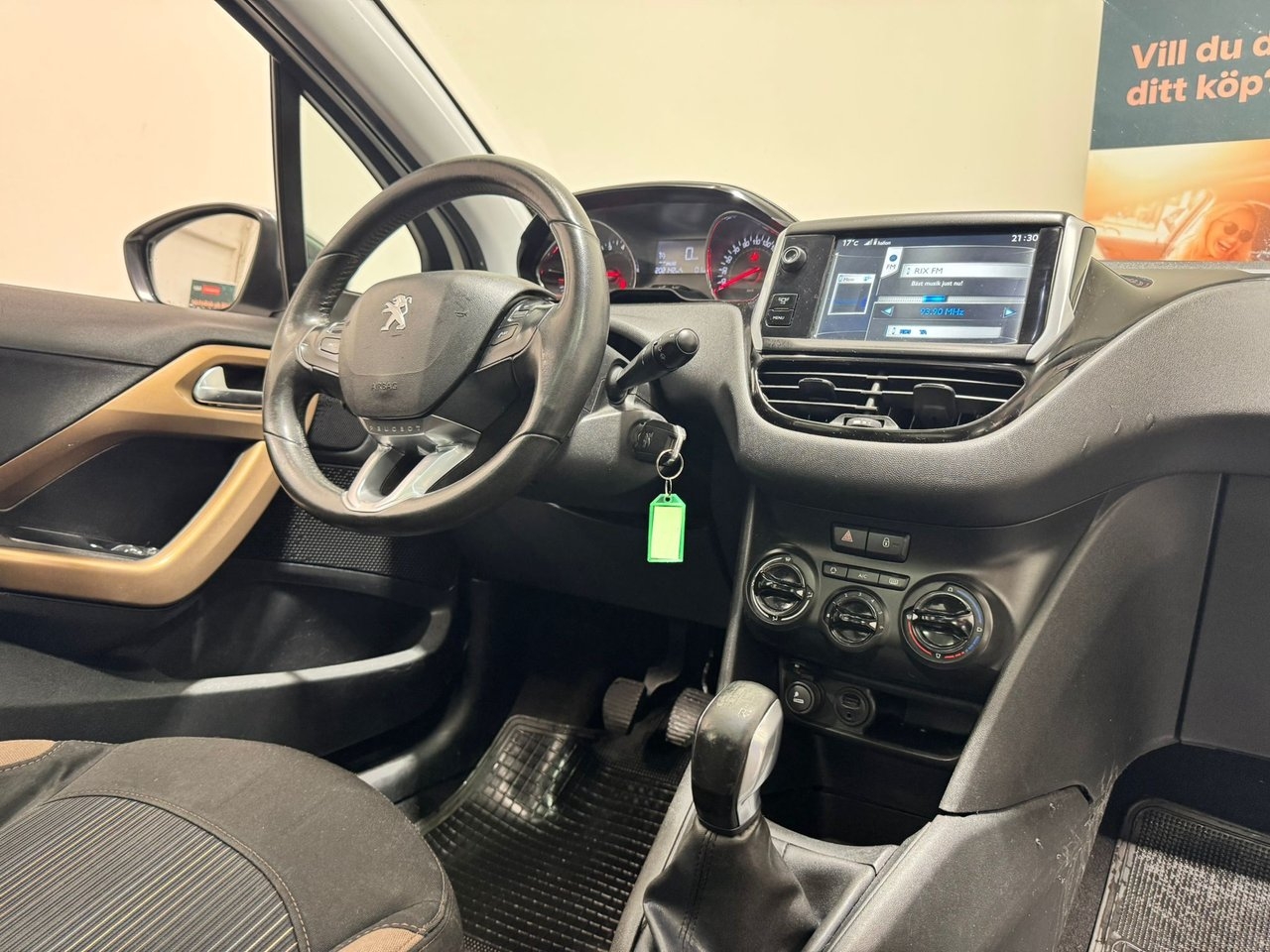 Peugeot 208 5-dörrar 1.2 VTi 2013, bild 2/10