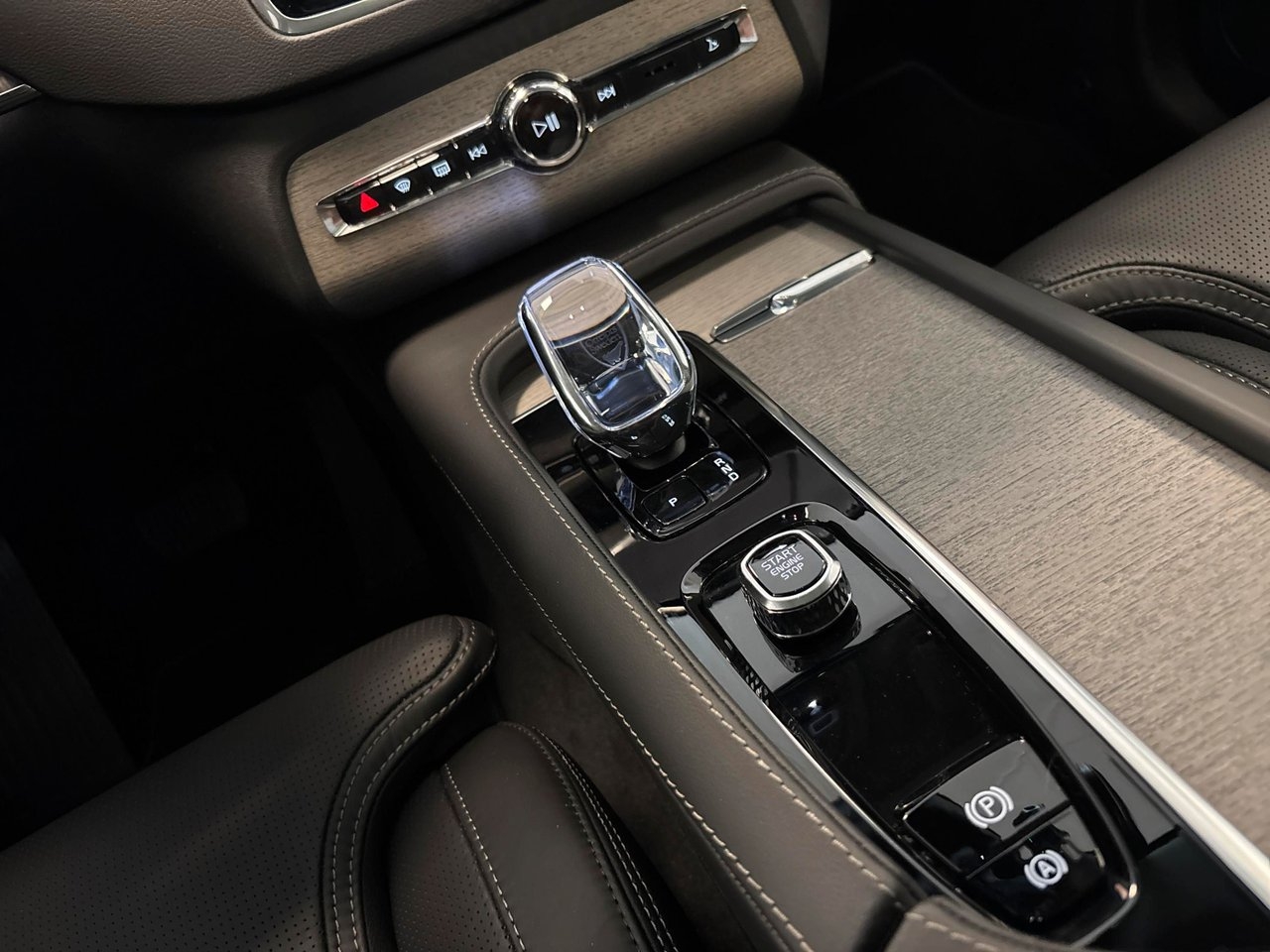 Volvo XC90 Recharge T8 AWD Ultra Dark 2025, bild 7/13