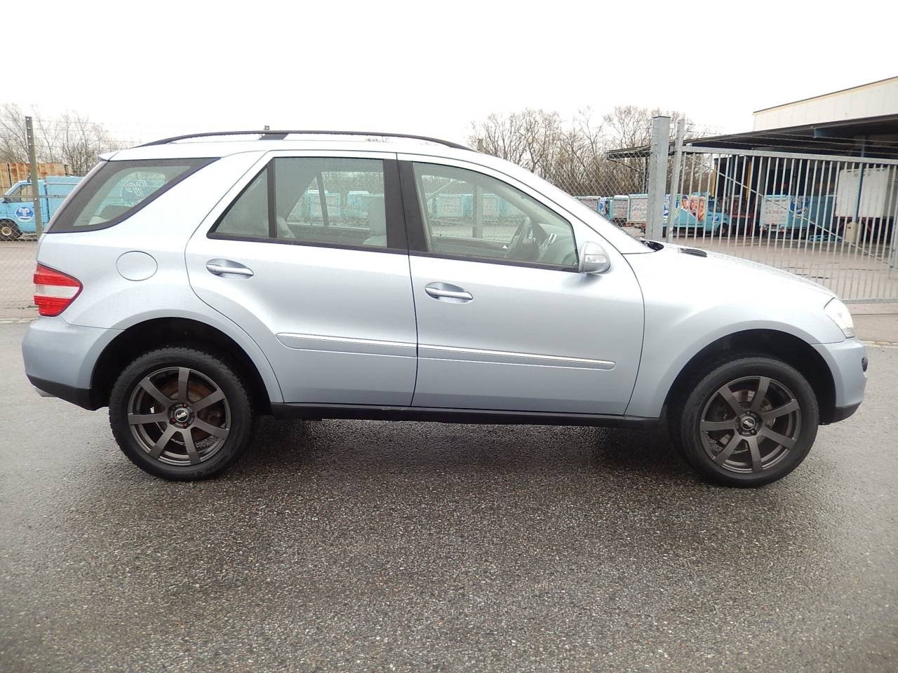 Mercedes-Benz ML 320 CDI Nav skinn 2008, bild 2/10