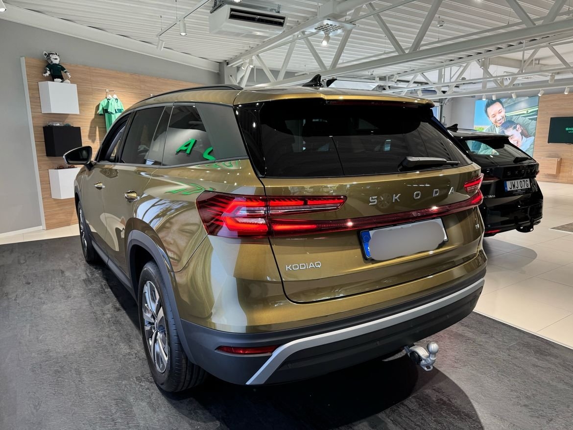 Skoda Kodiaq LADDHYBRID 2026, bild 2/5