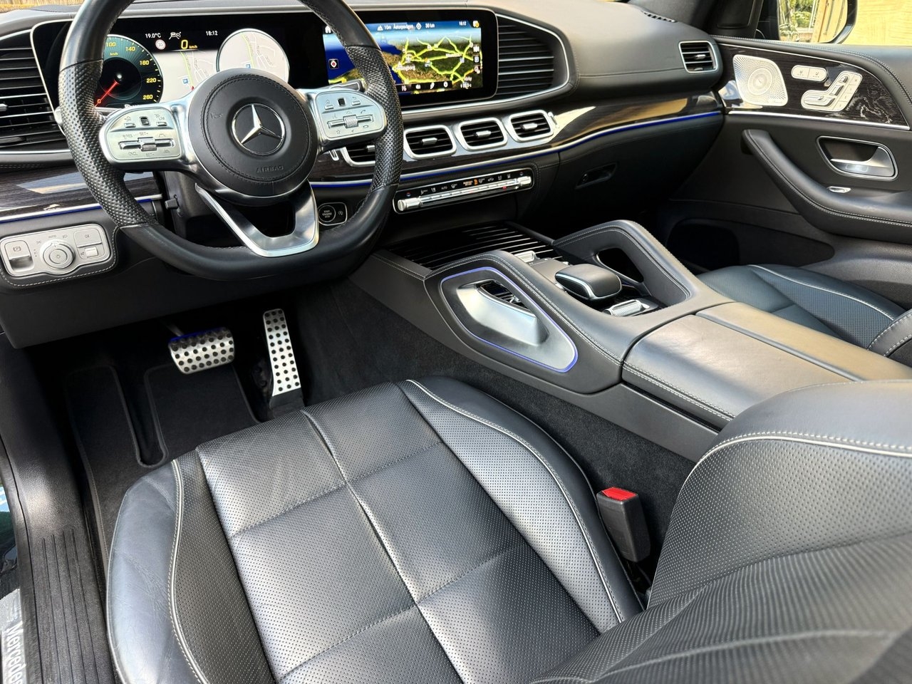 Mercedes-Benz GLS 2022, photo 4/4