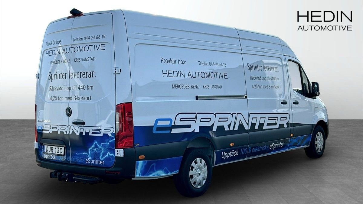 Mercedes-Benz Sprinter 2025, photo 2/11