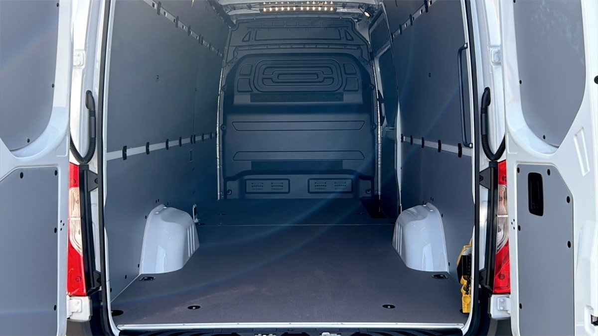 Mercedes-Benz Sprinter 2025, photo 6/11