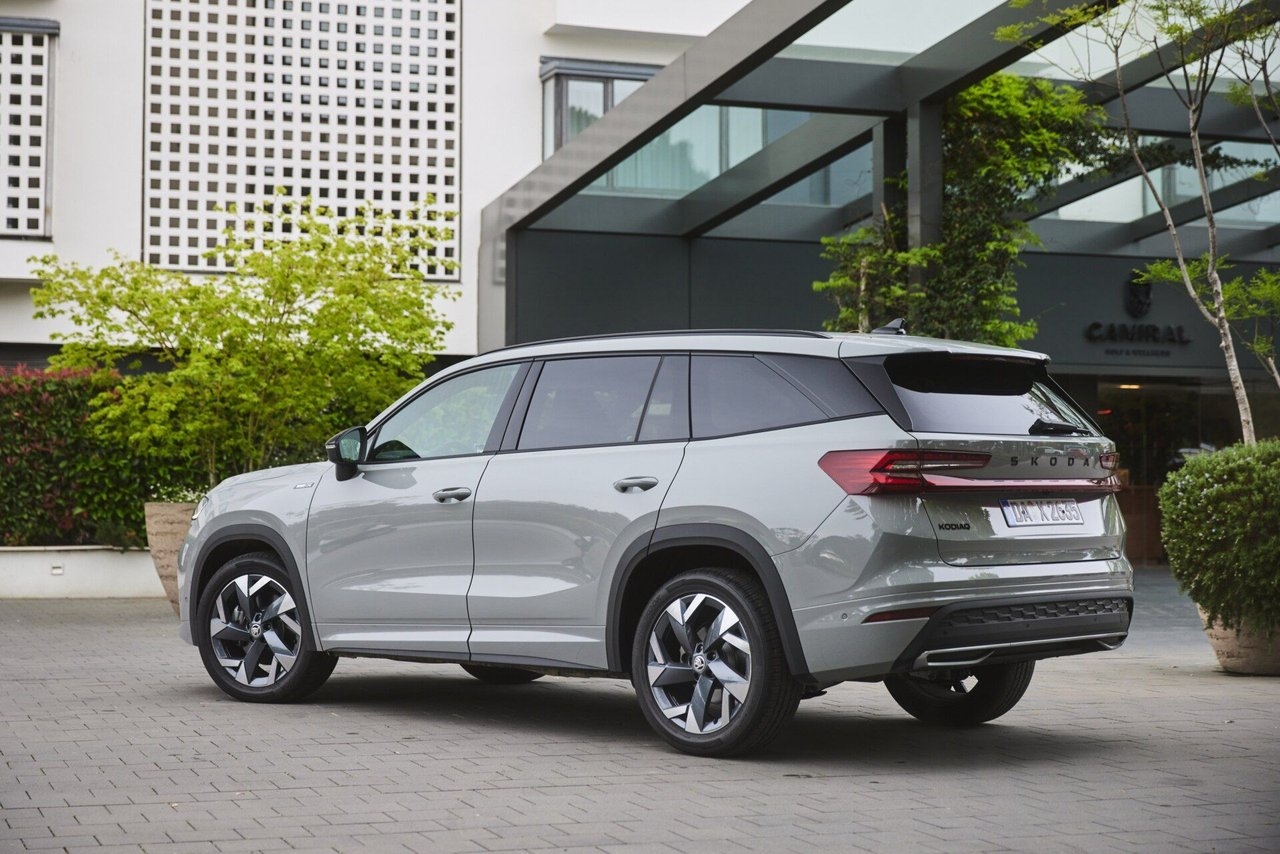 Skoda Kodiaq Sportline 2,0TDI 4x4 193HK 2026, bild 2/4
