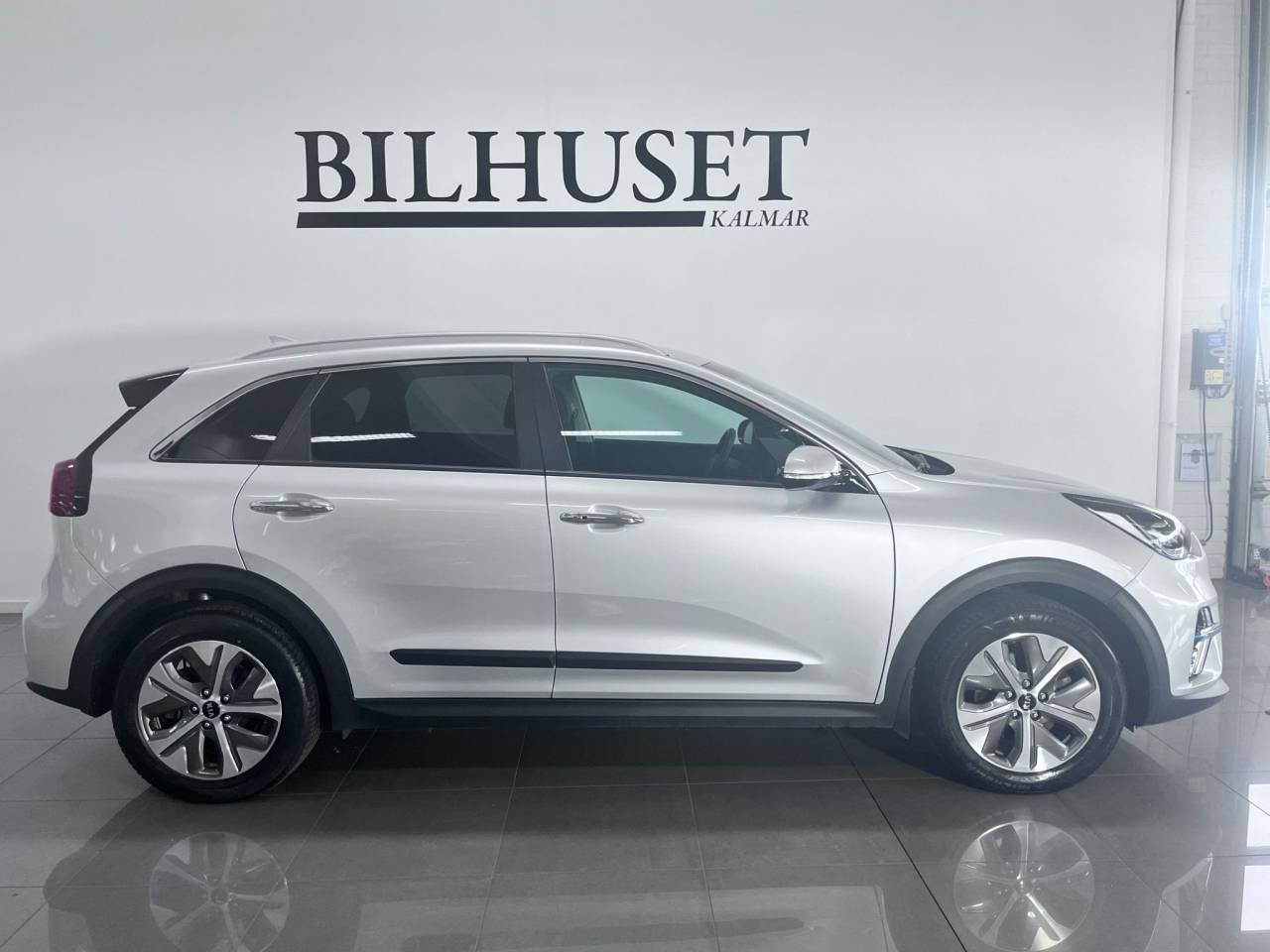 Kia e-Niro 64 kWh EX GLS 2019, bild 2/10