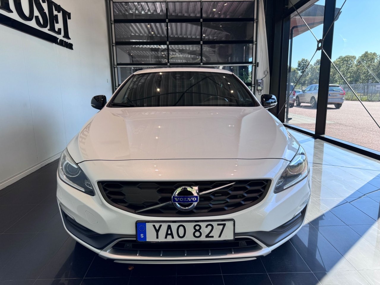 Volvo S60 Cross Country 2016, kuva 2/14