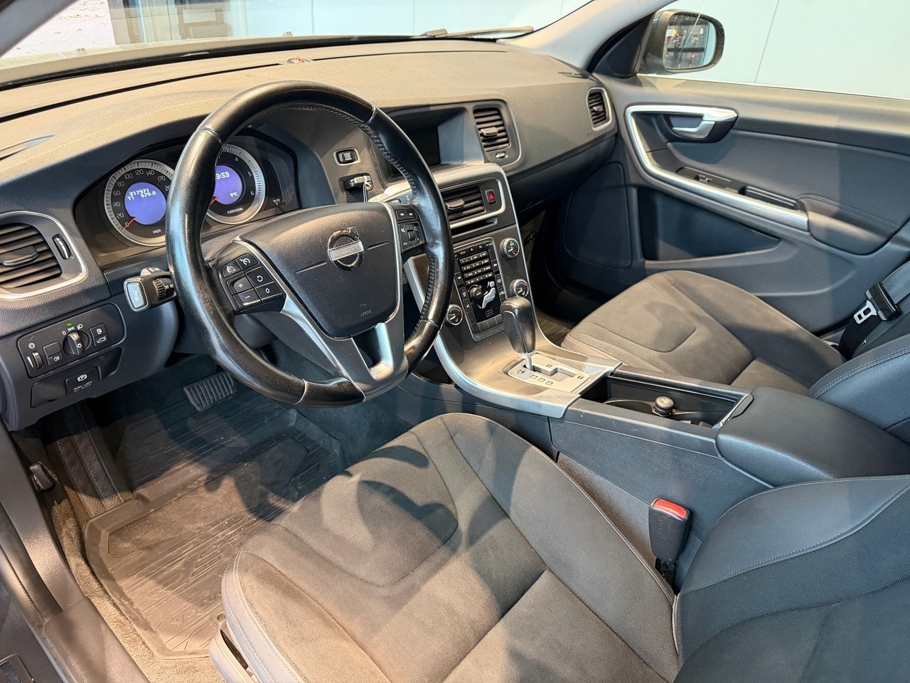 Volvo V60 D5 Geartronic Momentum Euro 5 2012, bild 5/7