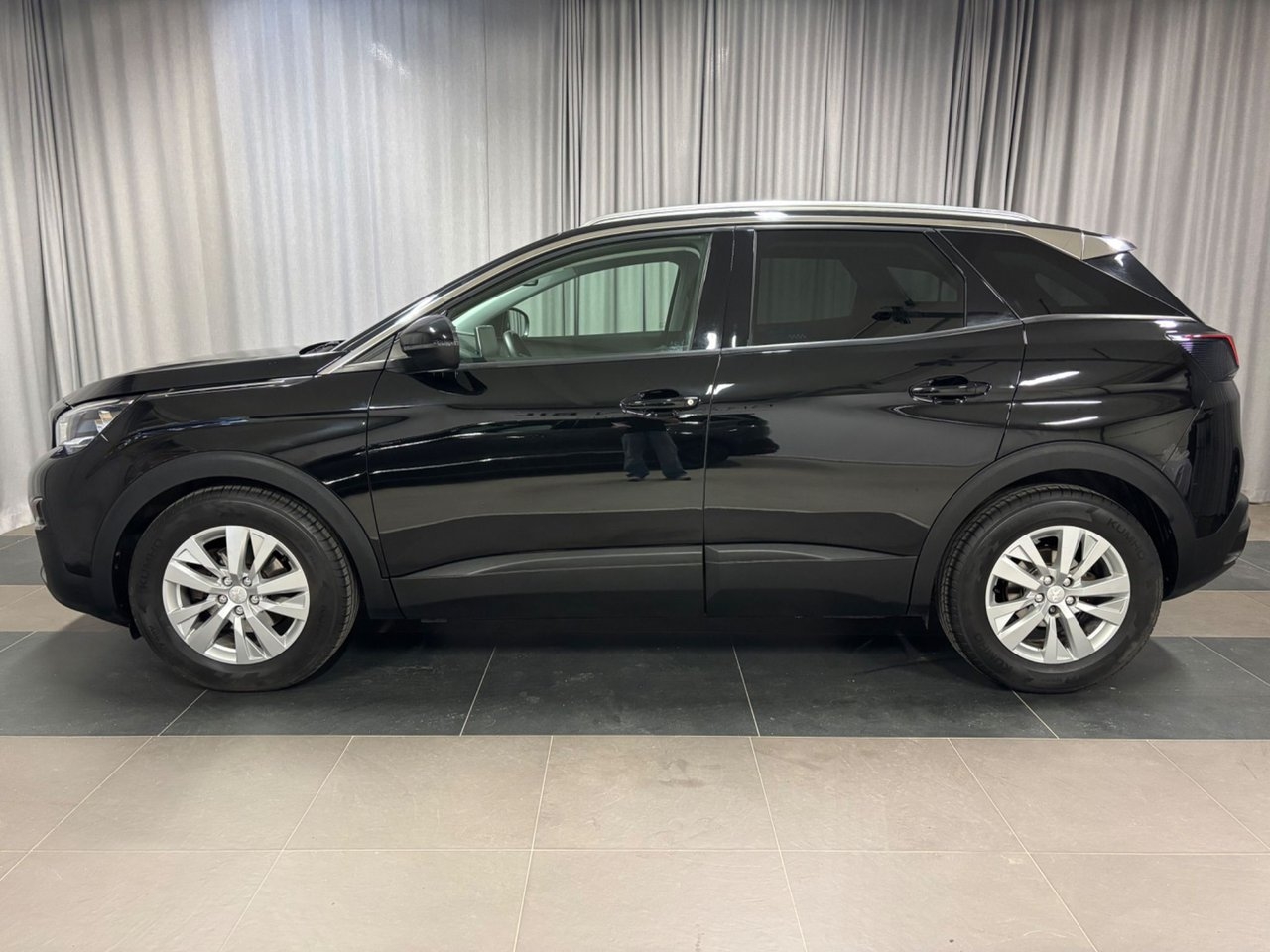 Peugeot 3008 ACTIVE PureTech 130 AUT 2017, bild 2/12