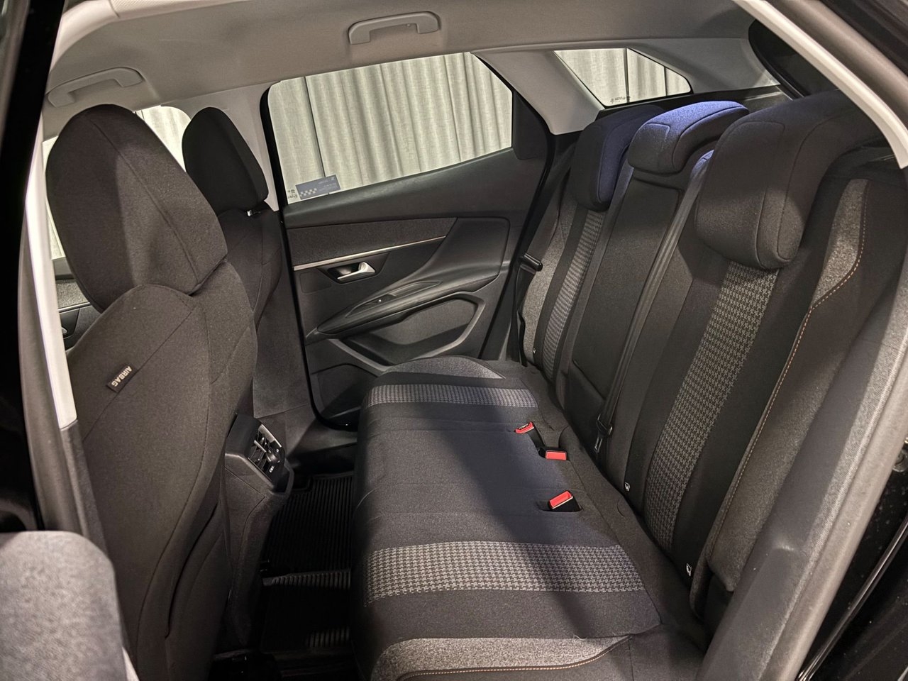 Peugeot 3008 ACTIVE PureTech 130 AUT 2017, bild 5/12