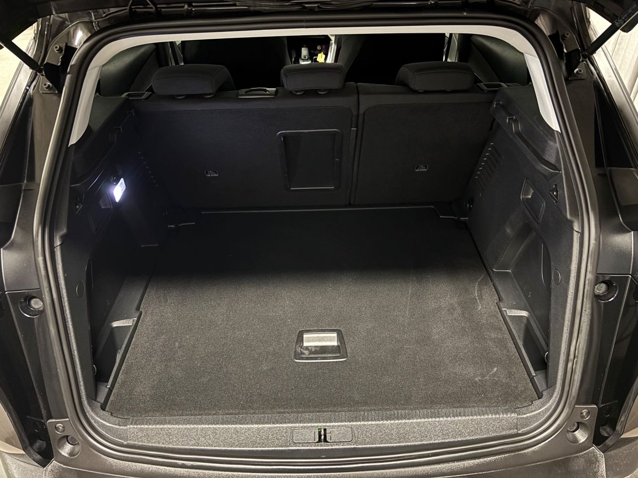 Peugeot 3008 ACTIVE PureTech 130 AUT 2017, bild 4/12